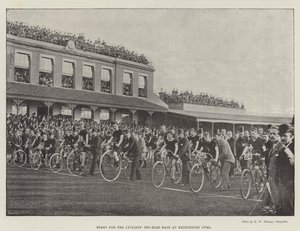 Départ pour la course cycliste de dix miles à Kennington Oval - English Photographer