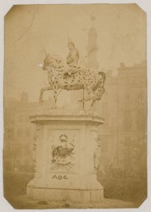 Statue du Roi George I, Leicester Square, Londres; photographie prise en 1866 - English Photographer