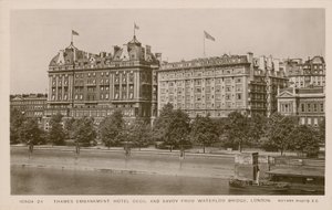 Thames Embankment Hôtel Cecil et Savoy depuis le pont de Waterloo, Londres - English Photographer