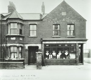 The Beehive Dining Rooms, 1899 - English Photographer