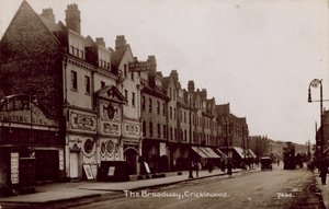 The Broadway, Cricklewood, Londres - English Photographer