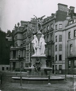 La Fontaine Brune, Park Lane, Londres - English Photographer