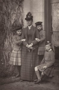 La Duchesse de Connaught et sa famille - English Photographer