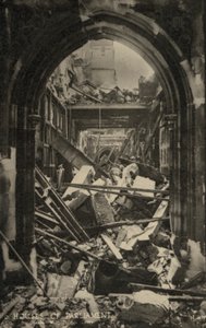 Les Chambres du Parlement, Londres, montrant des dégâts de bombes pendant la Seconde Guerre mondiale - English Photographer