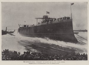 Le lancement du HMS Euryalus à Barrow, 20 mai, le navire à flot