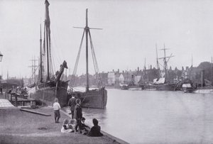 Les Quais, Yarmouth - English Photographer