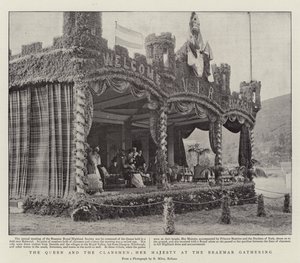 La reine et les clansmen, Sa Majesté au rassemblement de Braemar - English Photographer