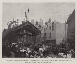 Célébration du quatre-vingtième anniversaire de la reine à Windsor, Sa Majesté passant sous l