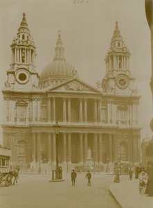 La façade de la cathédrale Saint-Paul - English Photographer