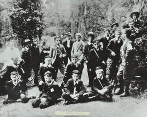 Le premier voyage scolaire du London School Board. Enfants de Bell Road Higher Grade School, Peckham visitent une mine dans la forêt de Dean, 1896 - English Photographer