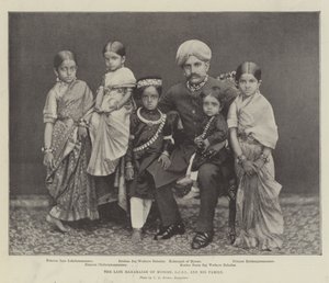 Feu maharajah de Mysore, GCSI, et sa famille - English Photographer