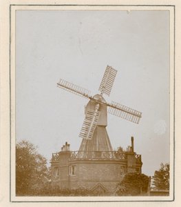 Le vieux moulin sur Wimbledon Common - English Photographer