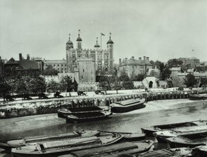 Tour de Londres, Tower Hill : depuis la rivière, 1895 - English Photographer