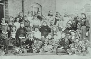 Classe inconnue de filles, 1896 - English Photographer
