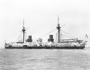Vue du cuirassé HMS Inflexible (lancé en 1876) après conversion en gréement militaire en 1885 (photo n/b) - English Photographer