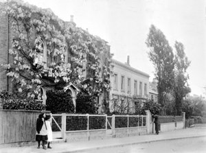 Westwood Cottage Enfield, vers 1890 - English Photographer