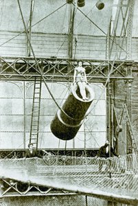 Zazel, qui en 1877 était payée 100 £ par semaine pour être tirée d
