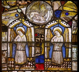 Un panneau dans la fenêtre est représentant deux anges et le lion de Saint Marc - English School