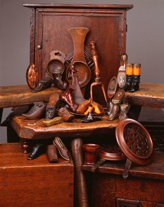 Sélection de tendeurs en bois du 19e siècle, tabatières à chaussures et autres objets - English School
