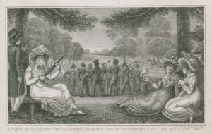 Vue dans les jardins de Kensington, Londres, pendant la performance de la fanfare militaire - English School