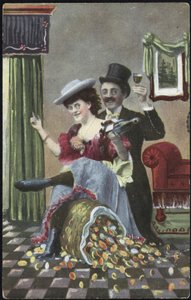 Un couple bien habillé riant - English School