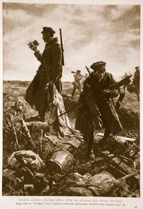 Soldats britanniques déblayant les débris après une avancée en territoire ennemi, 1914-19