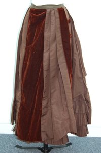 Robe marron (jupe et petite veste), vers 1875 - English School