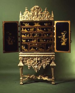 Cabinet et support en laque d