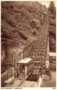 Chemin de fer à flanc de falaise, Lynmouth (photo n/b) - English School