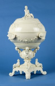 Pot à coquilles sur support, Leeds, vers 1790 - English School