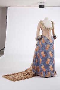 Robe de soirée, années 1880 - English School