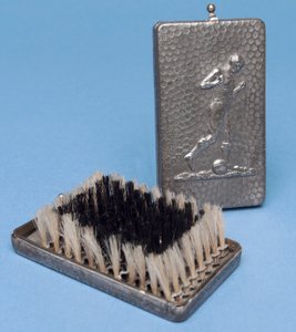 Brosse à cheveux pliable avec un design de footballeur - English School