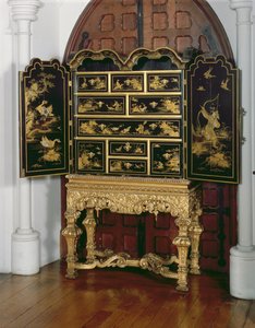 Cabinet en laque, période William et Mary