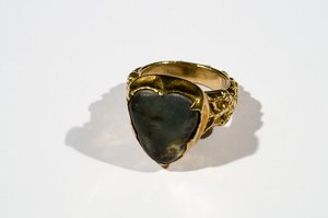 Grande bague portée par William of Wykeham, vers XVe siècle