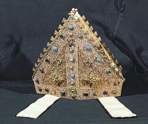 Mitre appartenant à William of Wykeham, fin du 14ème ou début du 15ème siècle - English School