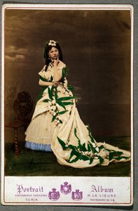 Carte postale avec femme en costume - English School
