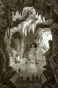 Temple bouddhiste souterrain dans les rochers de marbre près de Touraine, en Cochinchine