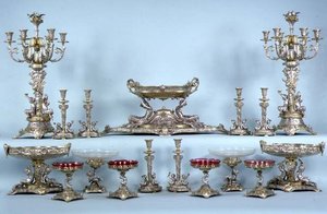 Garniture de table, probablement conçue par Leonard Morel-Ladeuil, par Elkington and Co, Birmingham - English School