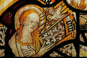 La fenêtre Est (Ew) représentant la Vierge Marie à l