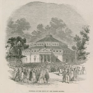 La loterie nationale française - extérieur du Cirque des Champs-Élysées, Paris, France - English School