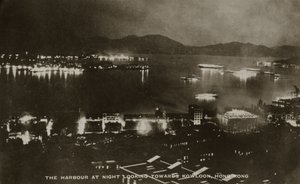 Le port la nuit en direction de Kowloon, Hong Kong, d
