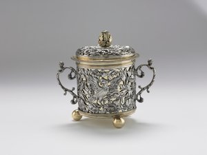 Coupe à deux anses, 1677 - English School