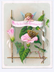Carte de Noël victorienne représentant un cupidon regardant un papillon sur une fleur rose, vers 1880 (lithographie en couleurs)