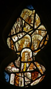 Fenêtre S2 représentant Sainte Ursule et quelques-unes des 11 000 vierges martyres