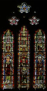 Fenêtre S3 représentant Saint Brice, Saint Ambroise et Saint Wulstan(?)