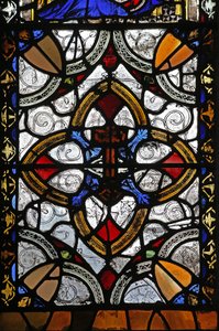 Fenêtre n4 représentant grisaille et emblème de Saint Pierre - English School