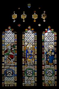 Fenêtre représentant Saint Christophe, Saint Michel, Saint Pierre - English School
