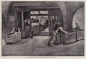 Retrait des wagons de charbon vides au fond d