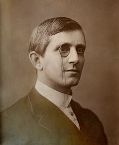 Brandon Thomas, acteur, dramaturge et auteur-compositeur britannique, 1887