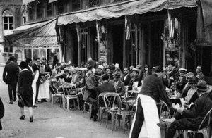 Personnes à un café parisien bien connu, 1931